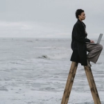 Осознанные цифровые развлечения в минималистском стиле